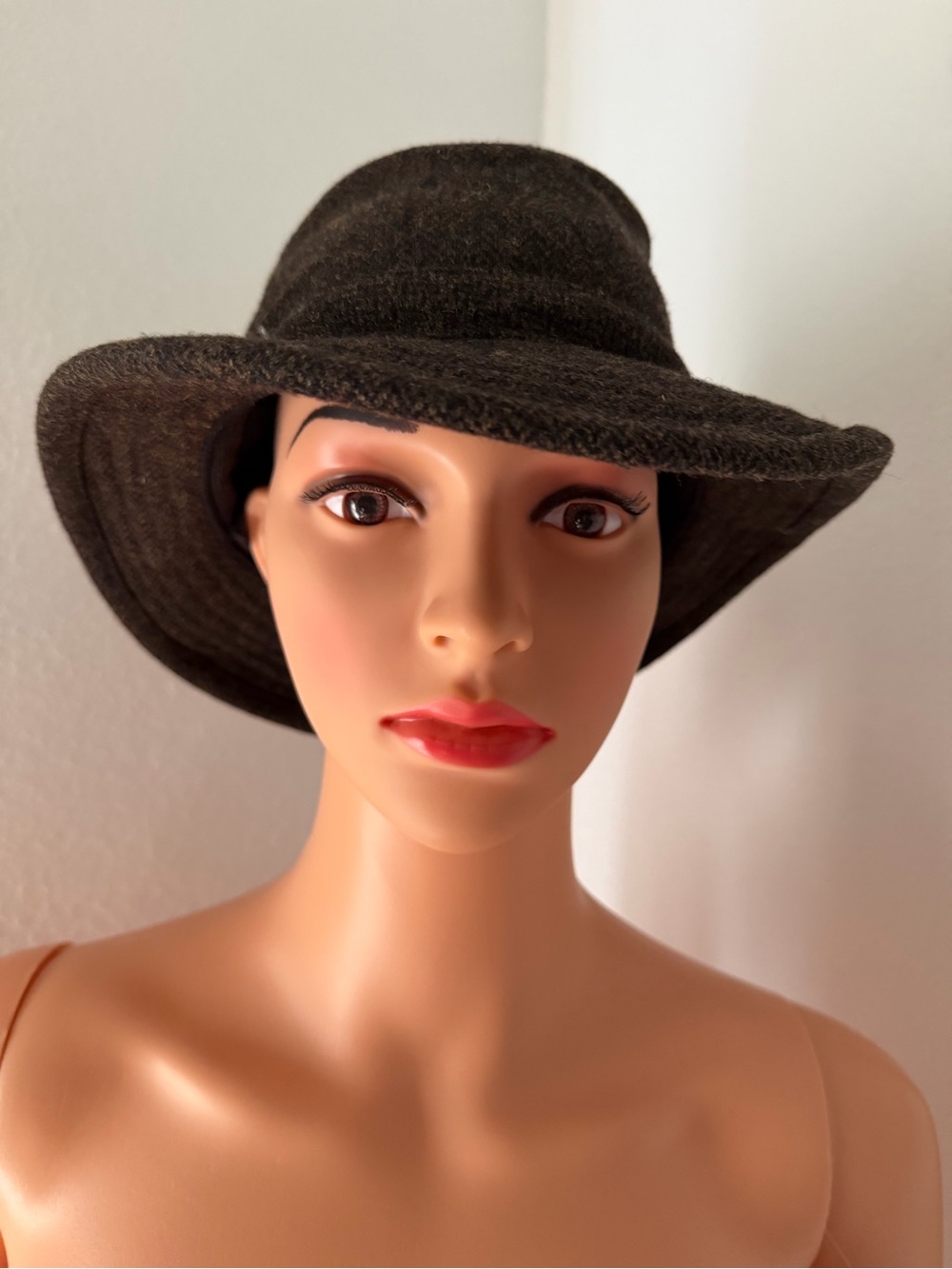 Tilley TTW2 Tec-Wool Fedora Hat Brown Made In Canada Size 7 1/4